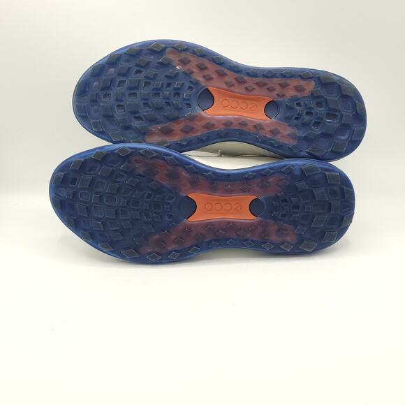 Athletic_Shoes